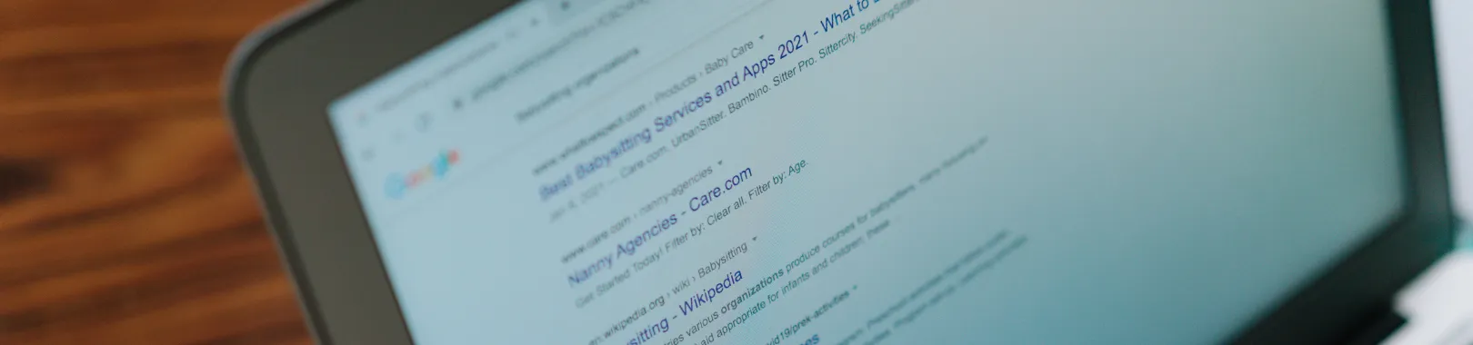 écran d'ordinateur montrant des résultats de recherche Google